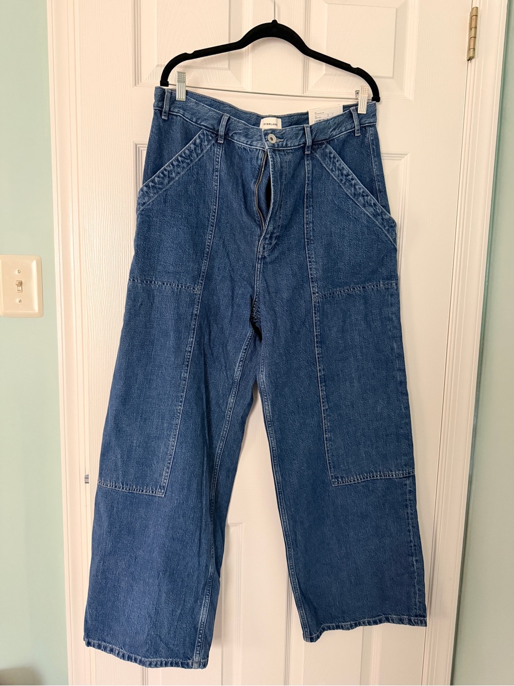 Everlane Wide-Leg Carpenter Jeans in Medium Blue